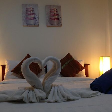 Ratchy Condo Bang Sare Exteriör bild